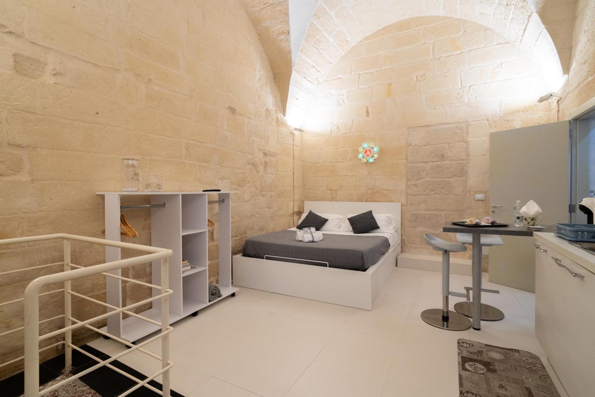 Essential Suite By Dimora Barocca Lecce Eksteriør bilde
